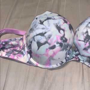 Victoria’s Secret Pink Wear Everywhere Push Up